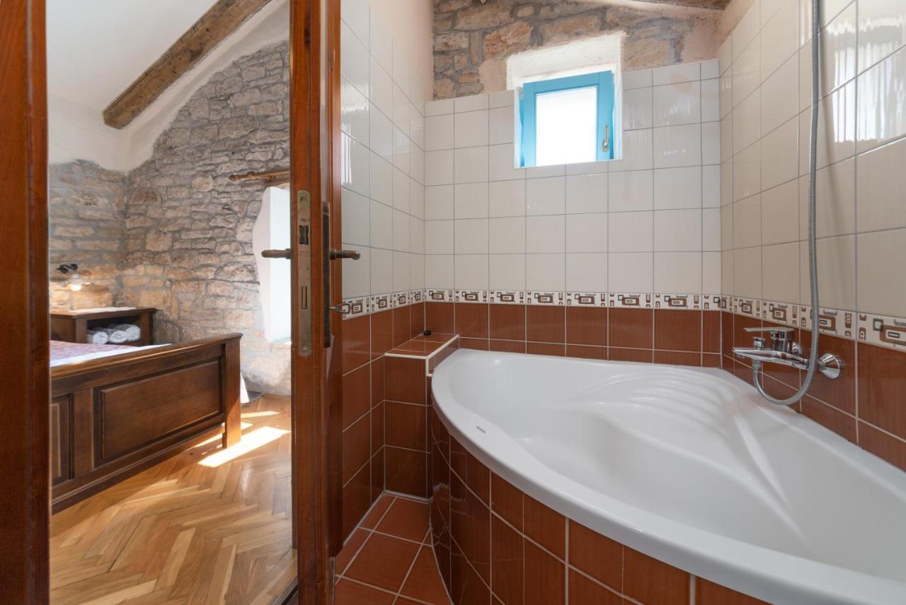 Villa Janko Sveti Lovreč Pazenatički Buitenkant foto