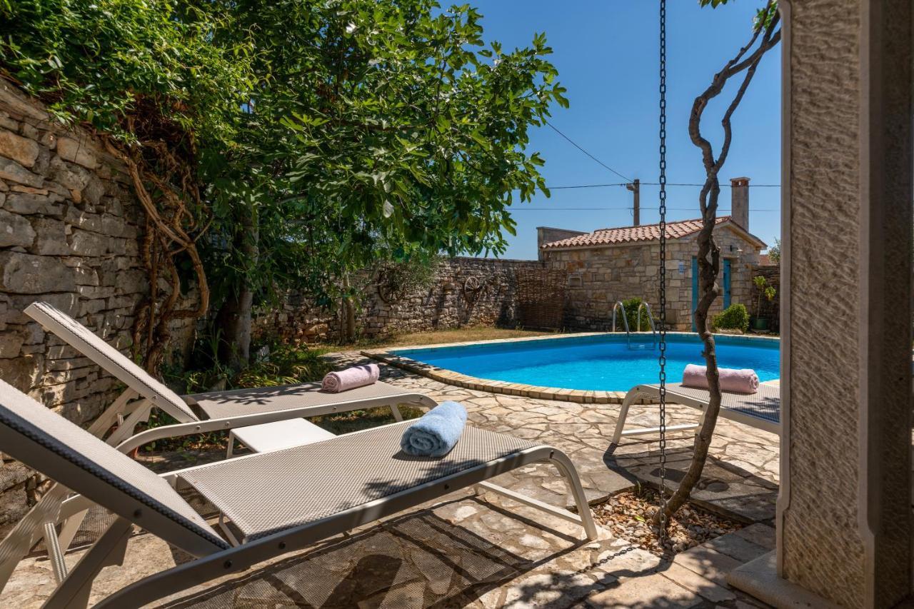 Villa Janko Sveti Lovreč Pazenatički Buitenkant foto