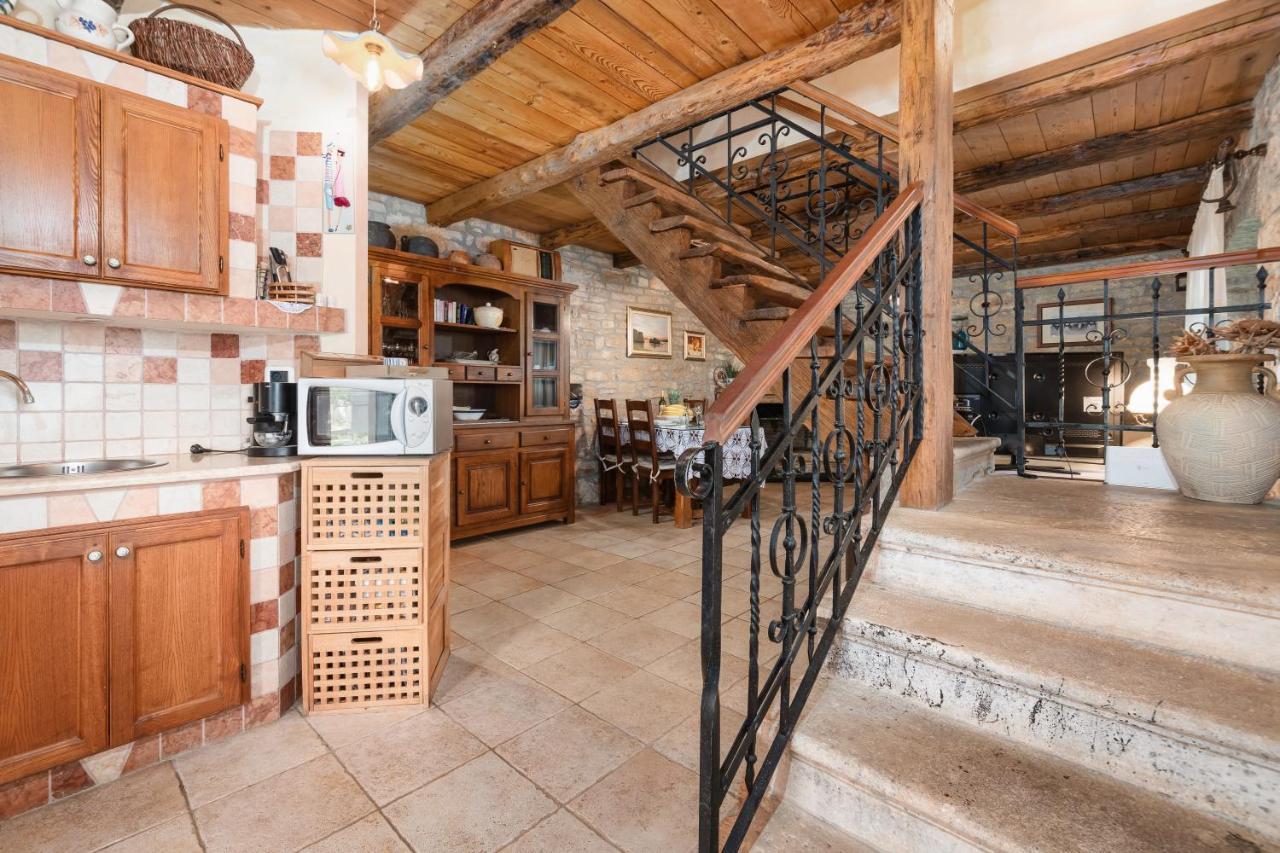 Villa Janko Sveti Lovreč Pazenatički Buitenkant foto