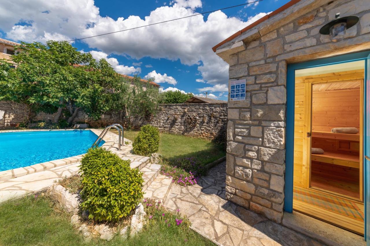 Villa Janko Sveti Lovreč Pazenatički Buitenkant foto