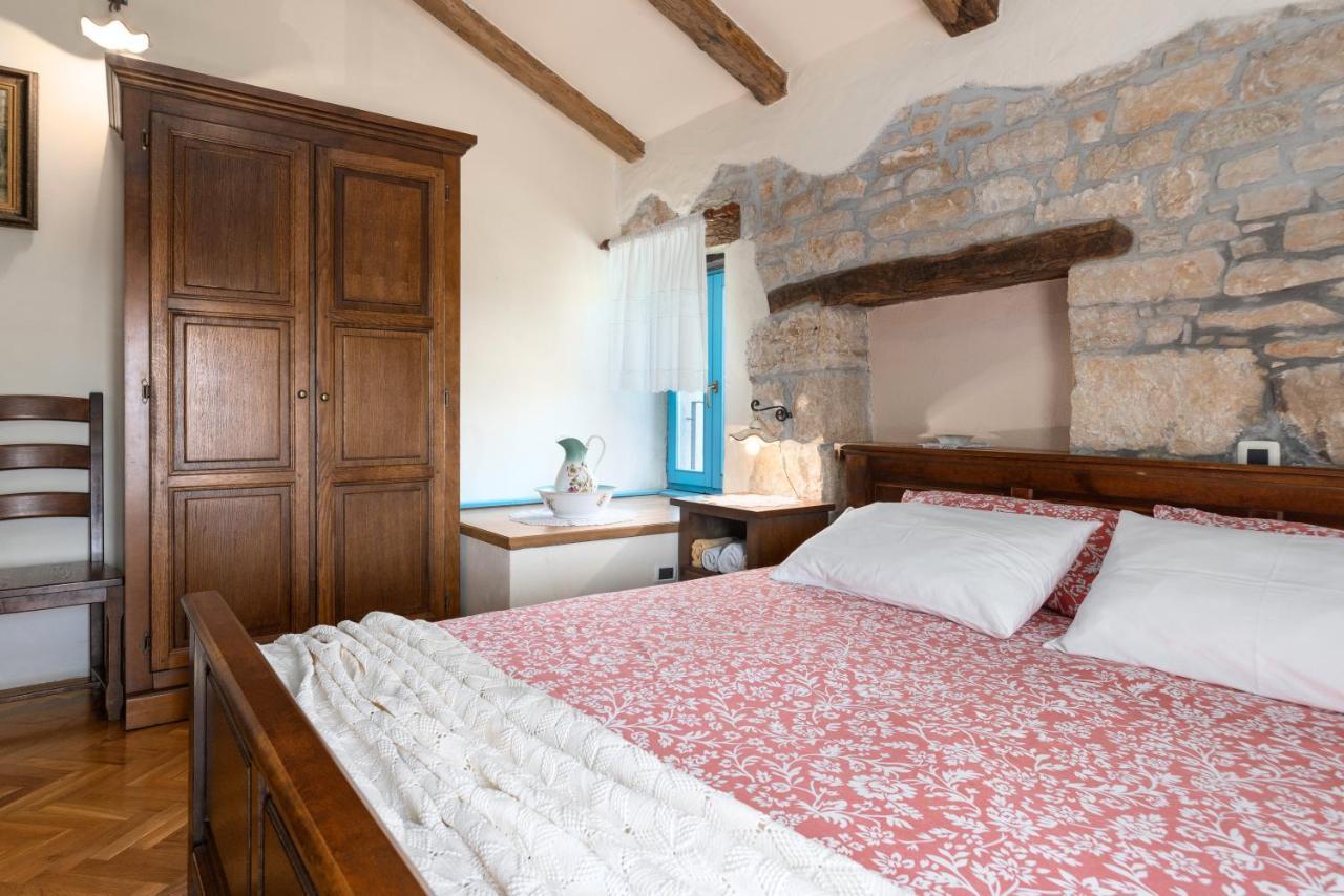 Villa Janko Sveti Lovreč Pazenatički Buitenkant foto